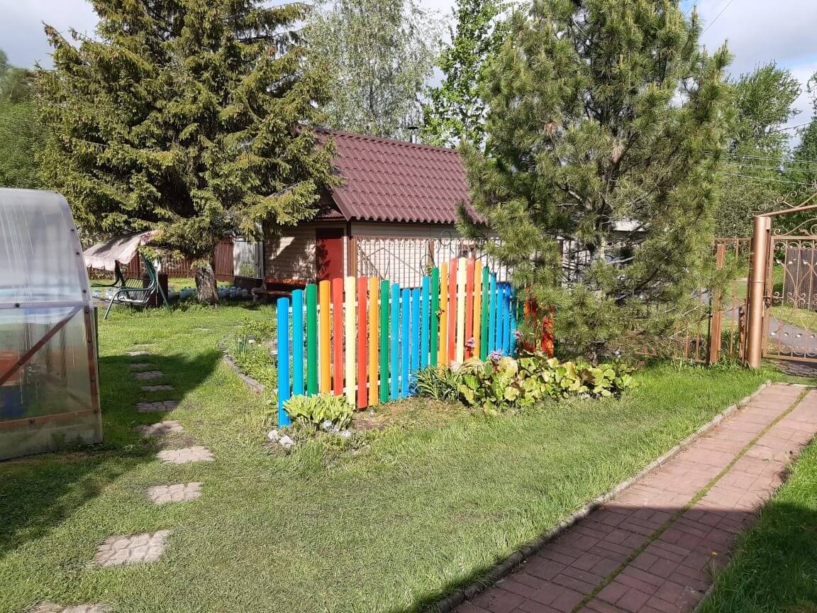 забор из разноцветного штакетника односторонний фото2 в Ульяновске