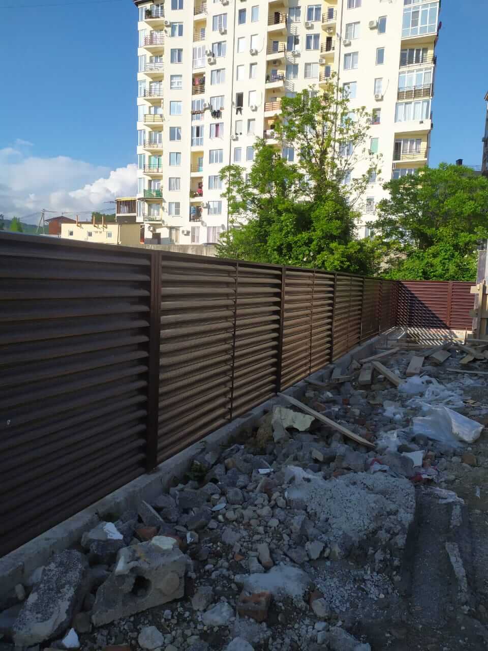Забор-жалюзи 140м RAL8017 Шоколад фото1 в Ульяновске