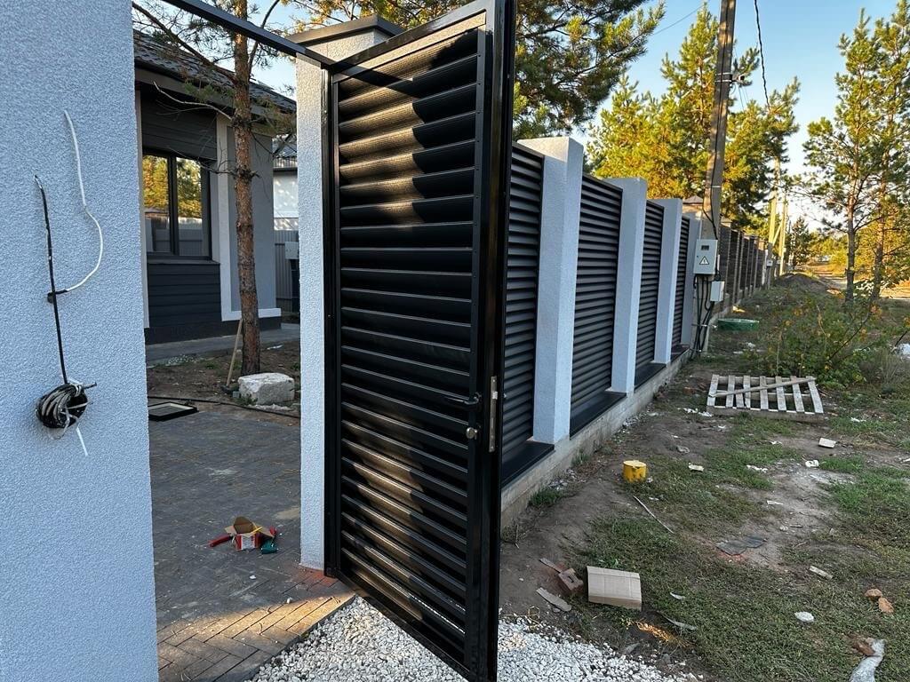 Забор-жалюзи 18м RAL9005/9005 Черный двухсторонний МАТТЕ фото 6 в Ульяновске