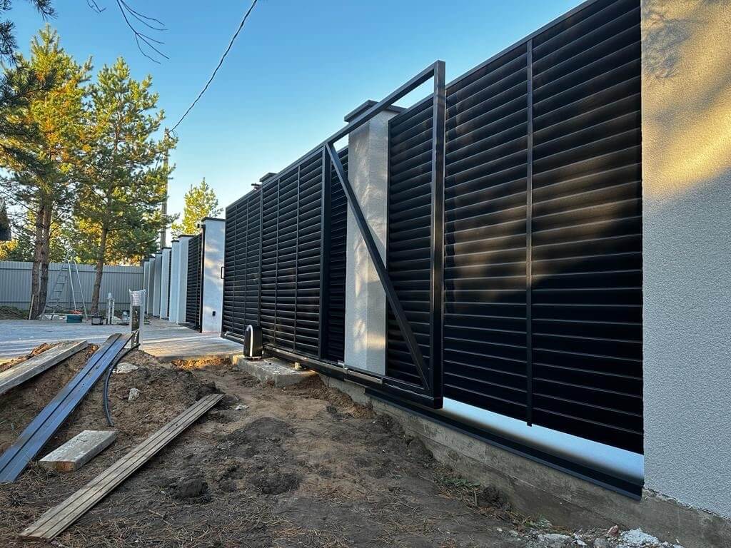 Забор-жалюзи 18м RAL9005/9005 Черный двухсторонний МАТТЕ фото 1 в Ульяновске