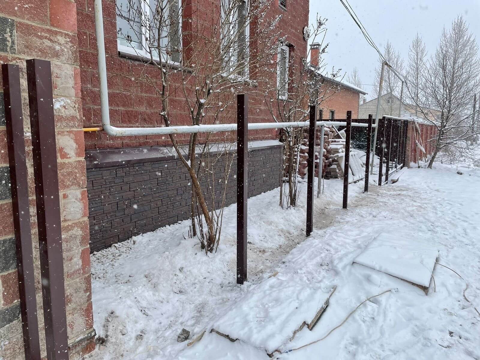 Забор из ламелей еврожалюзи 38м RAL8017/8017 Шоколад двусторонний фото 2 в Ульяновске