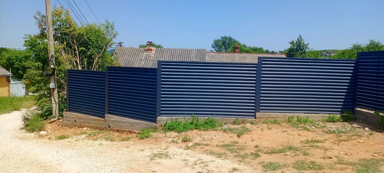 Забор-жалюзи из ламелей Еврожалюзи 53м RAL7024 Серый Графит МАТТЕ фото 6 в Ульяновске