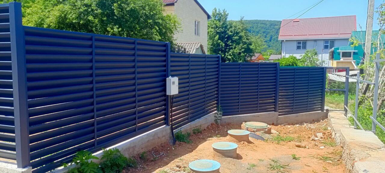 Забор-жалюзи из ламелей Еврожалюзи 53м RAL7024 Серый Графит МАТТЕ фото 2 в Ульяновске