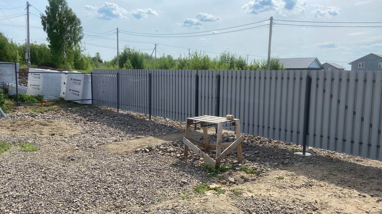 Забор из евроштакетника 16м RAL7024 Серый Графит фото 1 в Ульяновске