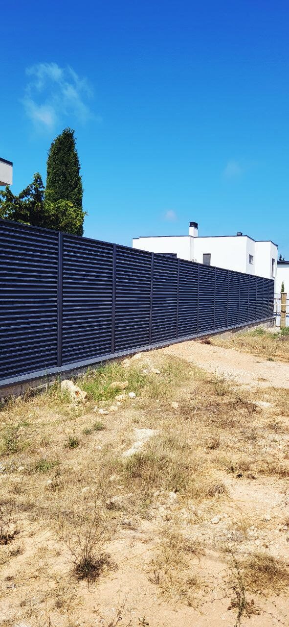 Забор-жалюзи 65м RAL7024/7024 Серый Графит МАТТЕ двусторонний фото 6 в Ульяновске
