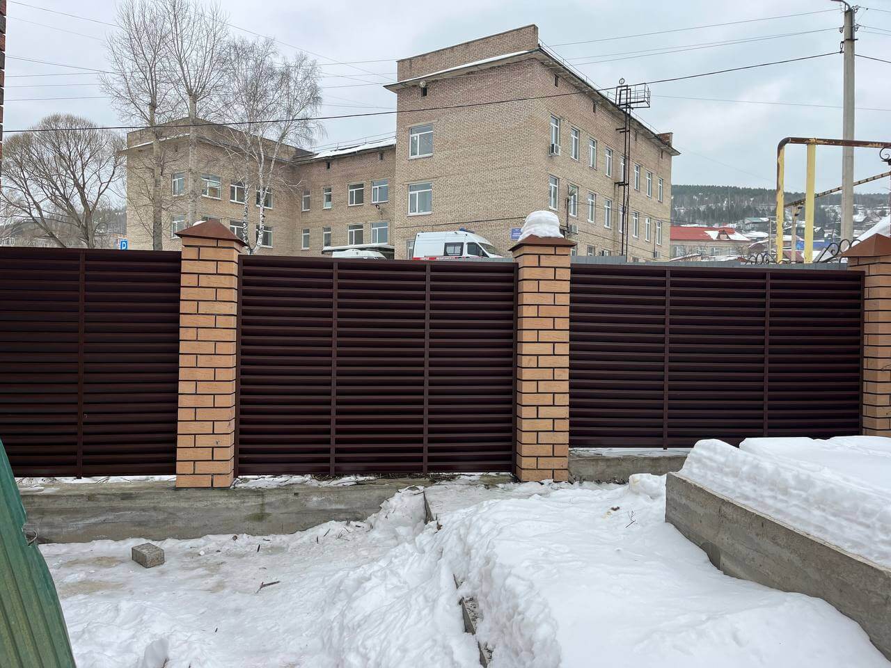 Забор-жалюзи из ламелей ЭКО-Z 87м RAL8017/8017 Шоколад двусторонний МАТТЕ фото 16 в Ульяновске