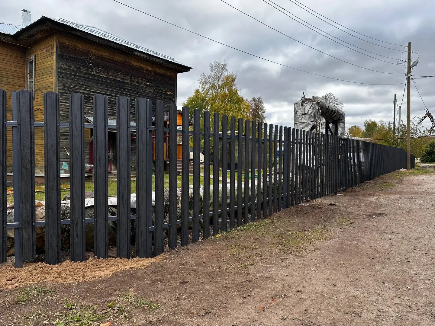 Забор из евроштакетника 63м Черное Дерево 3D Принтек фото 1 в Ульяновске