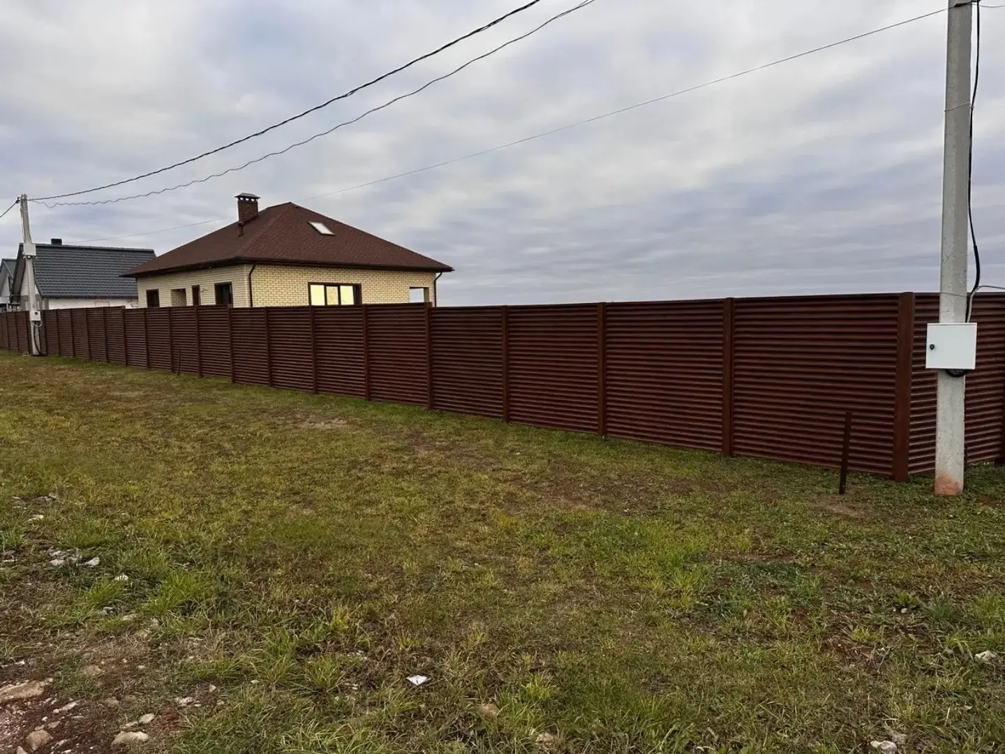 Забор-жалюзи из ламелей ЭКО-Z 58м Темный Дуб 3D Принтек фото 2 в Ульяновске