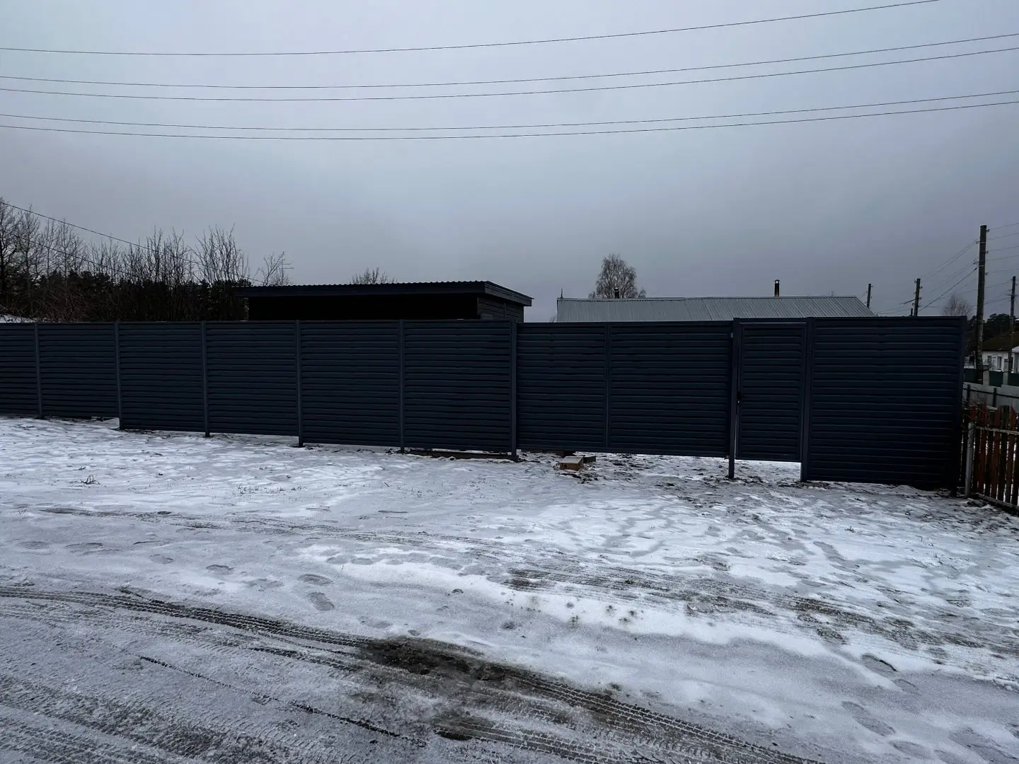 Забор-жалюзи из ламелей Хай-Тек 20м RAL7024/7024 Серый Графит двусторонний МАТТЕ фото 1 в Ульяновске